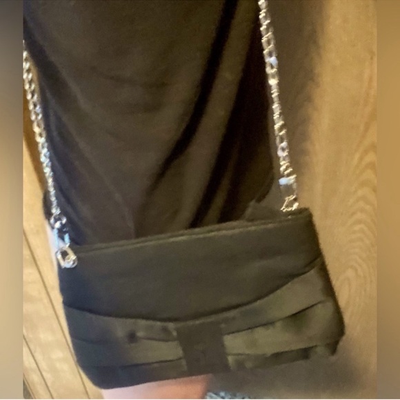 Yves Saint Laurent VIP Gift Black Satin Clutch with Converted Crossbody Chain - Picture 5 of 11